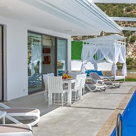 Infinity Signature 4*